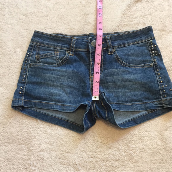 Stretch denim short-shorts, studded sides - Picture 4 of 6